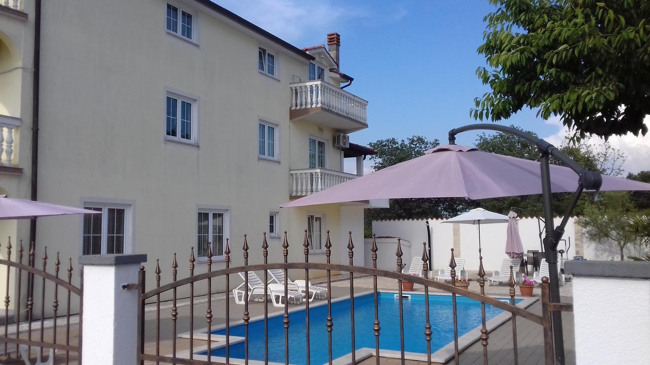 House Apartments Ariamare Пореч Екстериор снимка